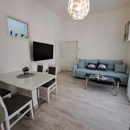 Apartment Daki's Place