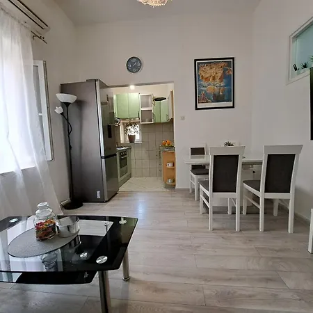 Apartman Daki's Place