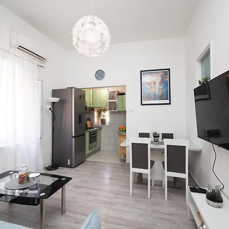 Apartment Daki's Place Zadar