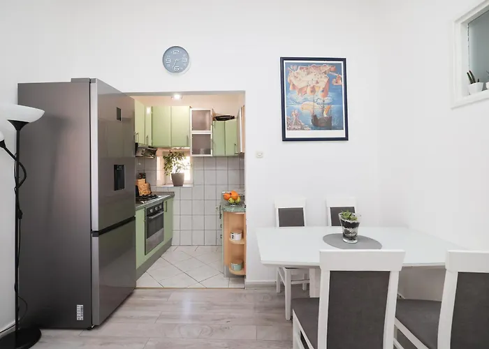 Apartment Daki's Place *